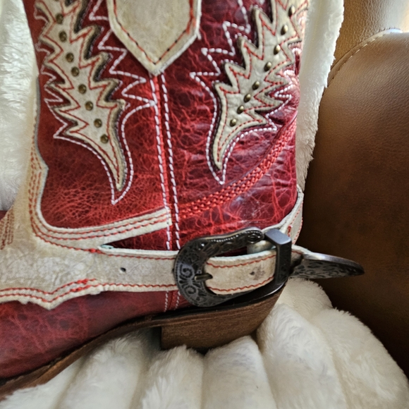Corral Red and Cream Leather Booties - Picture 2 of 5